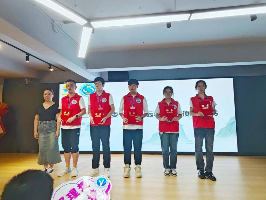 尚书巷社区:暑期“希望家园”托管夏令营精彩开班.docx